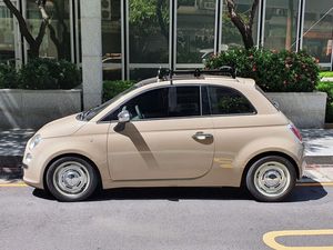 Fiat 500s with retro hubcaps - foto 8