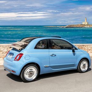 Fiat 500s with retro hubcaps - foto 11