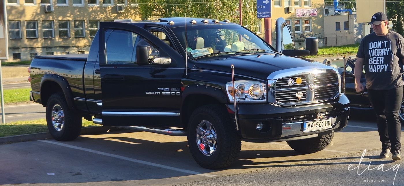 2 de mayo de 2025: Quedada de los «Fridays Us» y coches clásicos - foto 5