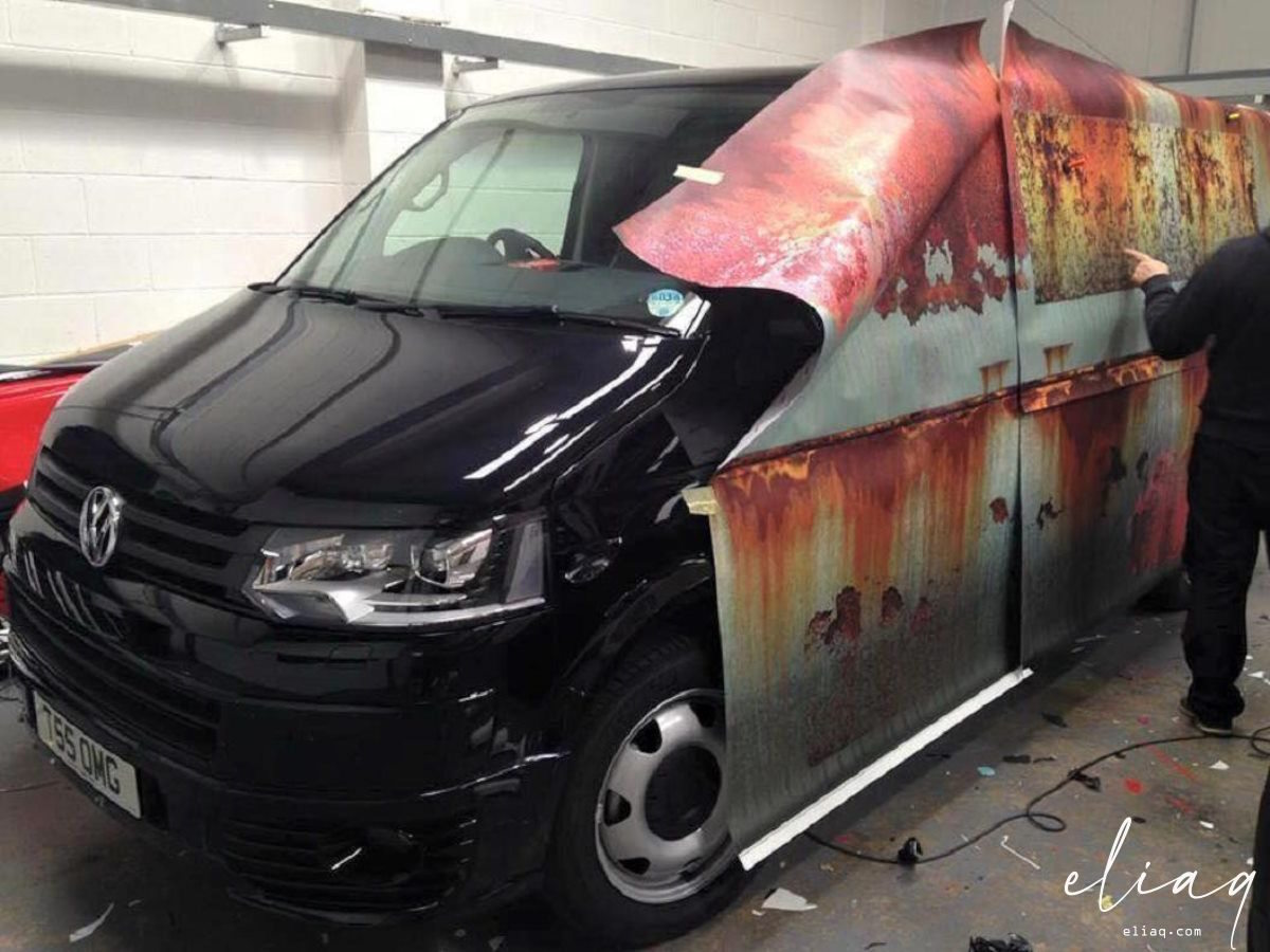 VW T5 s fóliou s motívom hrdze