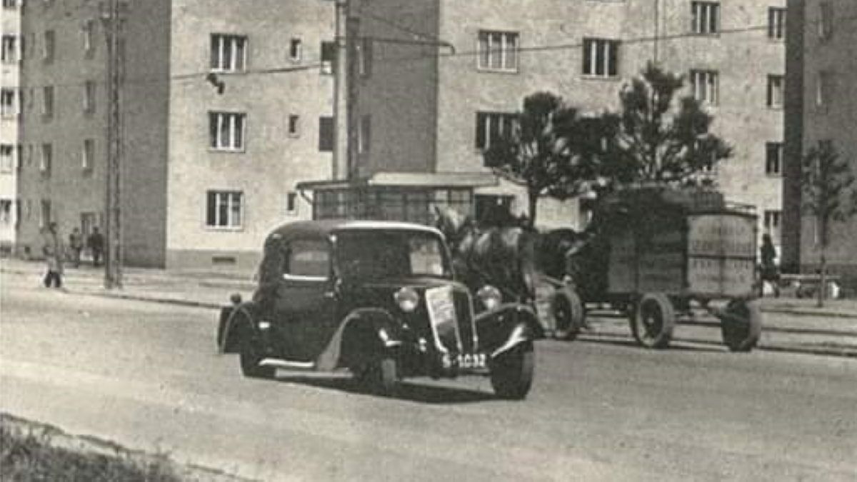 Stará Bratislava, Xx, auto so značkou S-1032