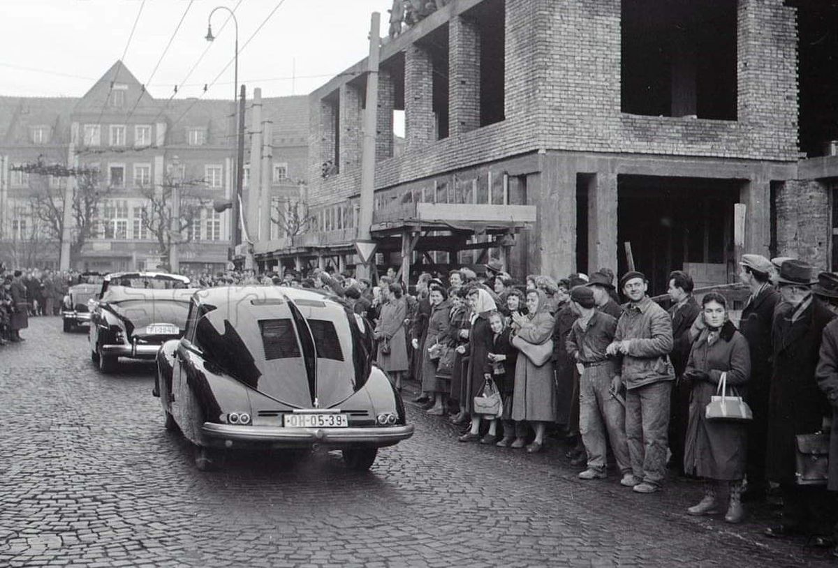 Stará Bratislava, Tatraplan, auto so značkou PI-28-40