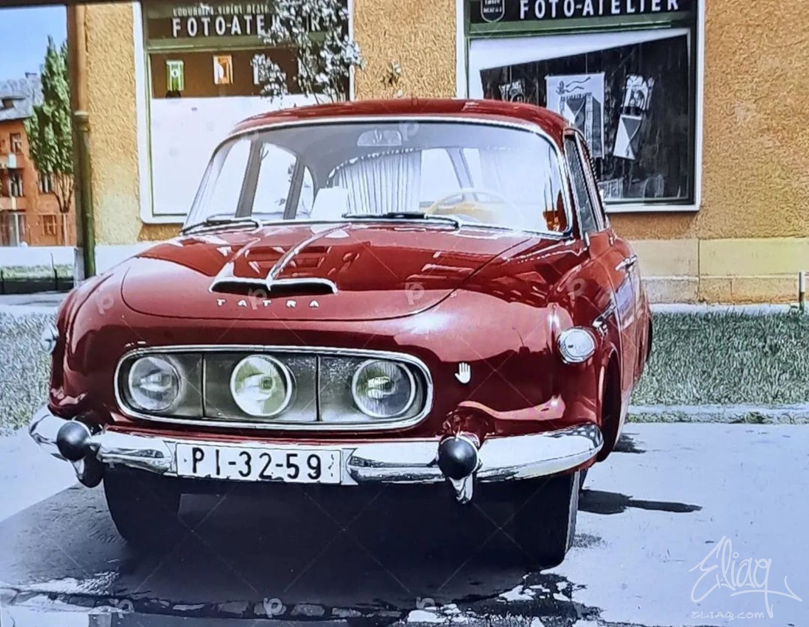 Stará Bratislava, Tatra 603, auto so značkou PI-32-59