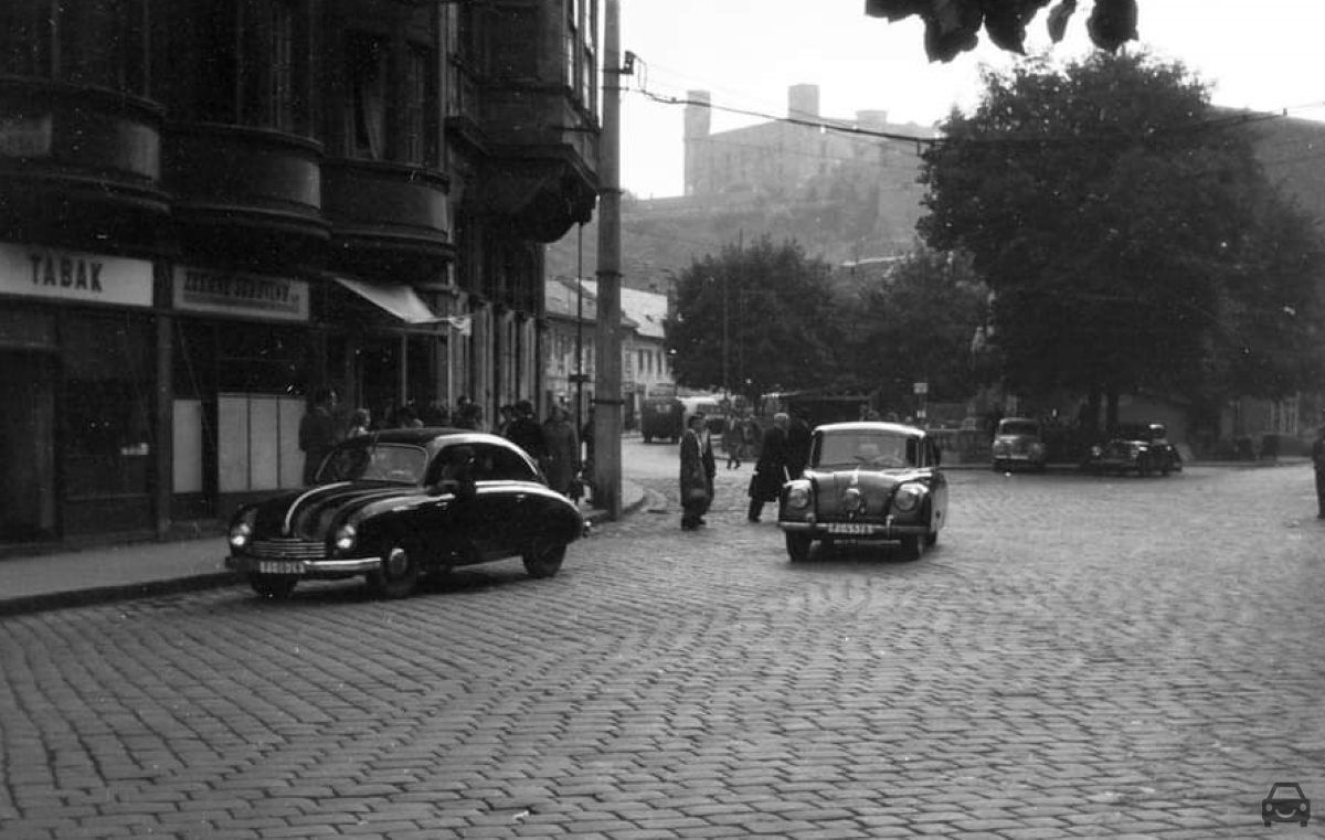Stará Bratislava, Tatraplan, auto so značkou PI-56-28