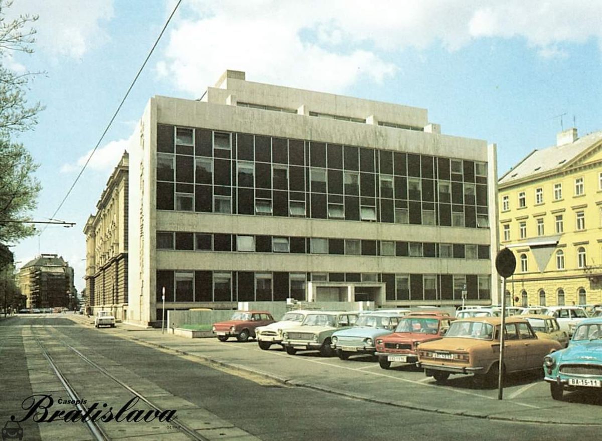 Stará Bratislava, auto so značkou BA-15-11