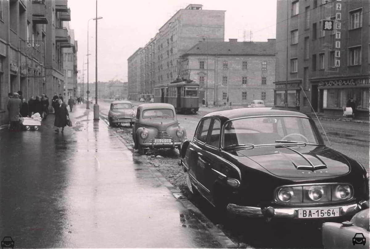 Stará Bratislava, Tatra603, auto so značkou BA-15-64