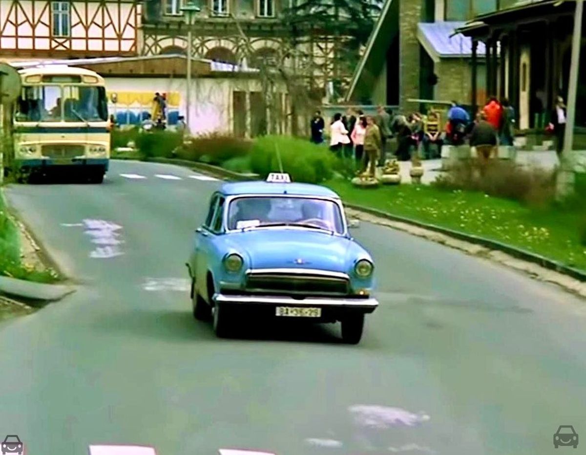Stará Bratislava, Volgha taxi, auto so značkou BA-36-29