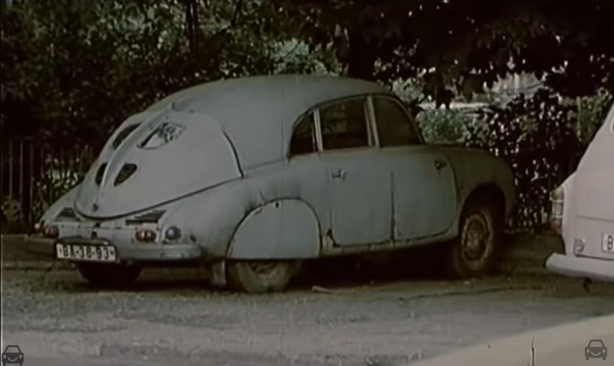Stará Bratislava, auto so značkou BA-38-93