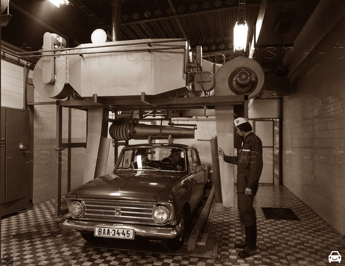 Stará Bratislava, Moskvic, auto so značkou BAA-34-45