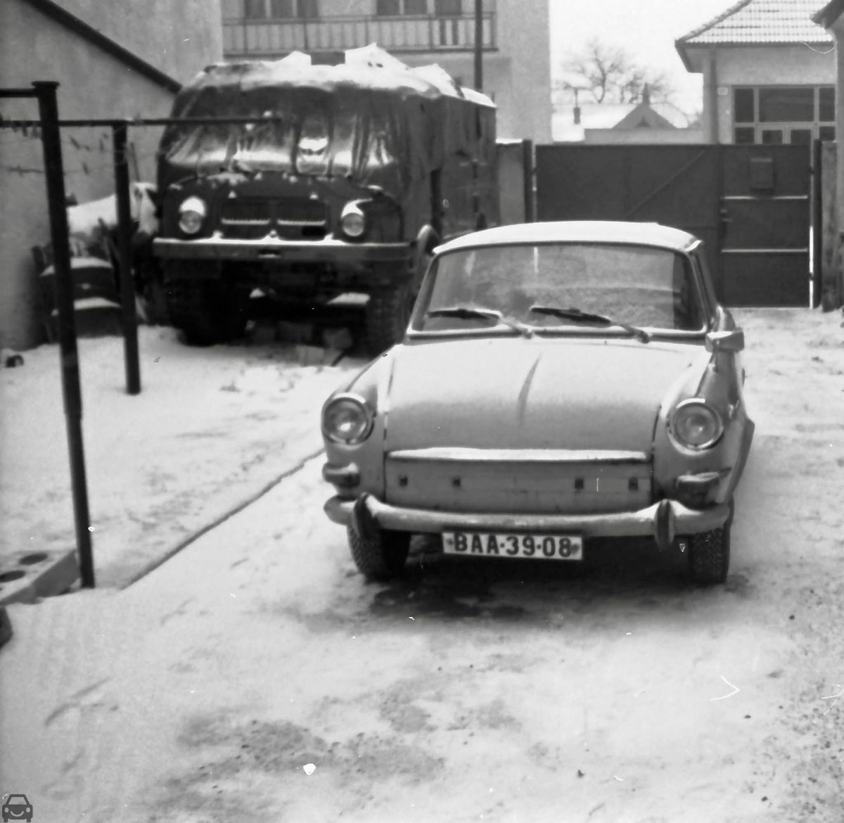 Stará Bratislava, Skoda 1000, auto so značkou BAA-39-08