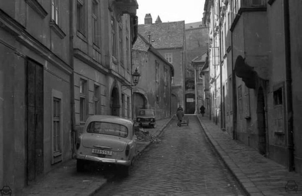 Stará Bratislava, 57, auto so značkou BAA-51
