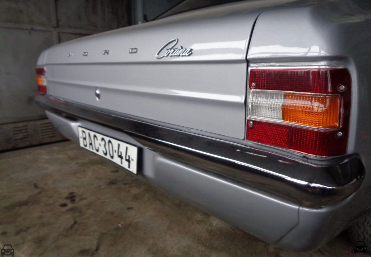 Stará Bratislava, Ford cortina, auto so značkou BAC-30-44
