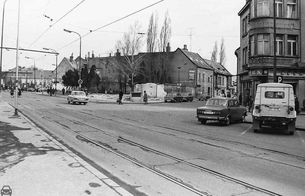 Stará Bratislava, auto so značkou BAC-36-65