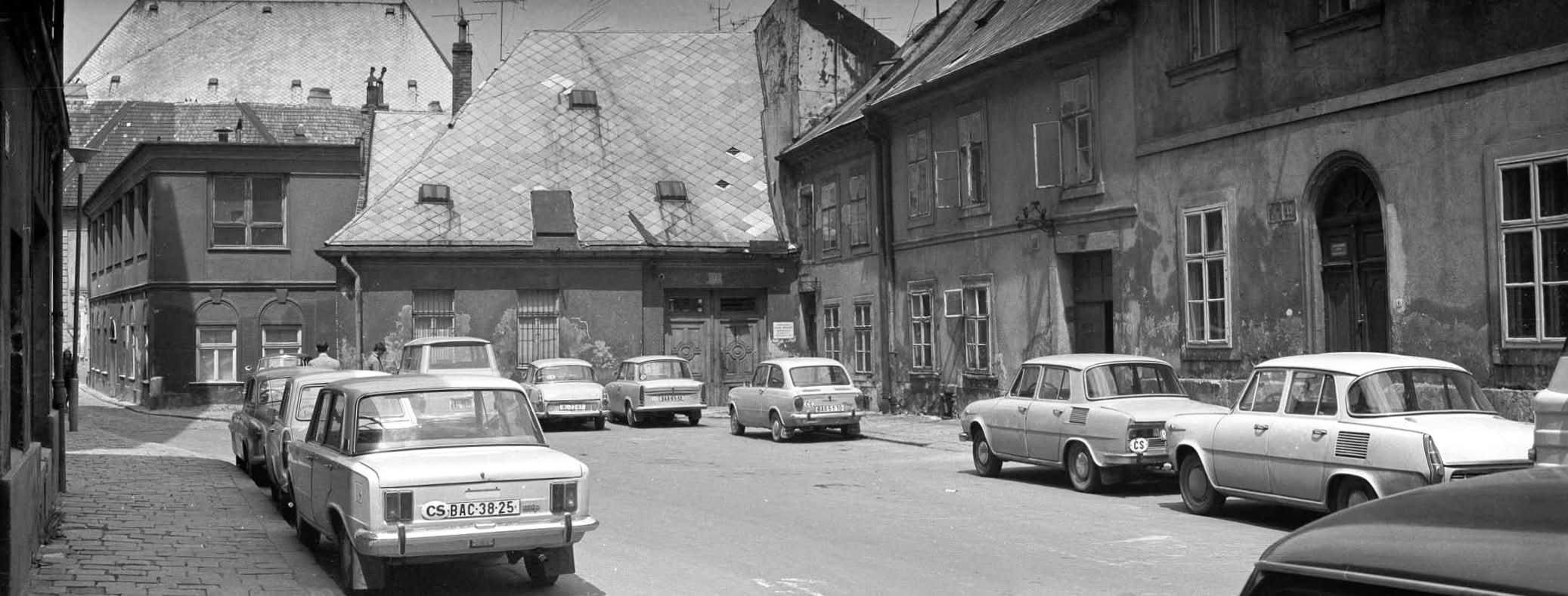 Stará Bratislava, Polski fiat 128, auto so značkou BAC-38-25