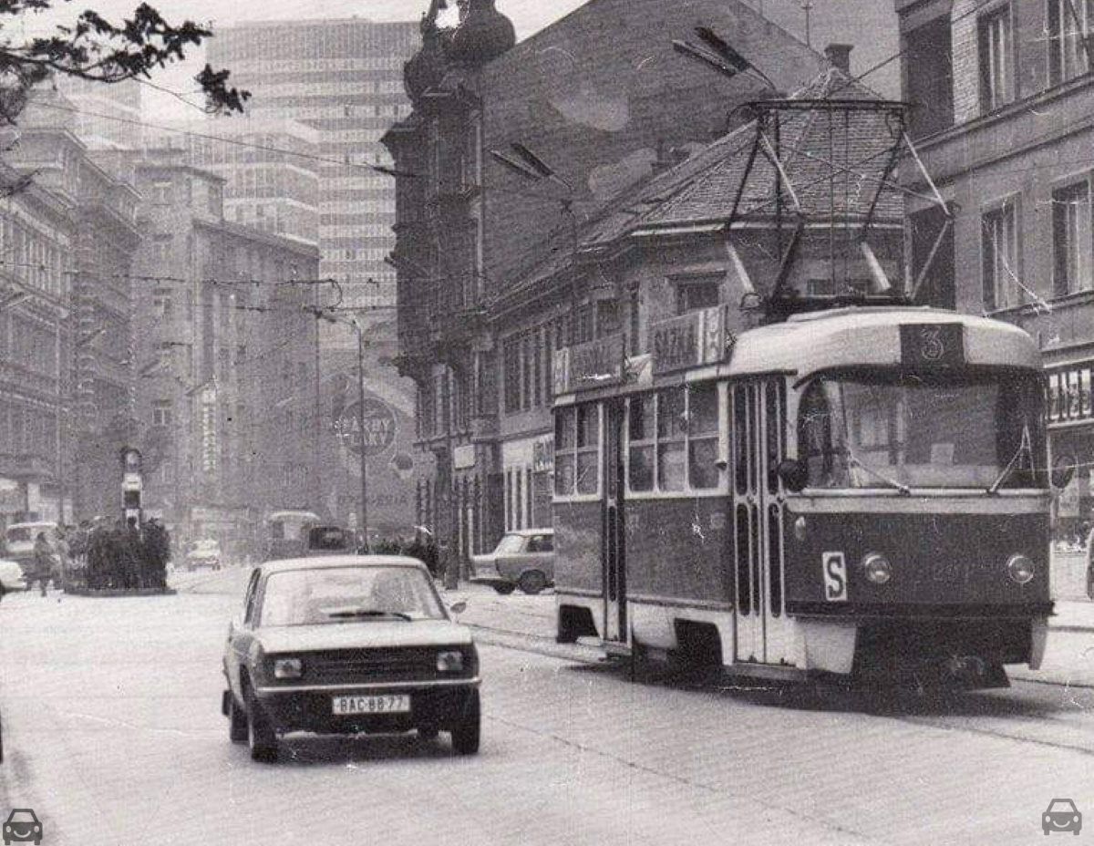 Stará Bratislava, Fiat spitalska, auto so značkou BAC-88-77