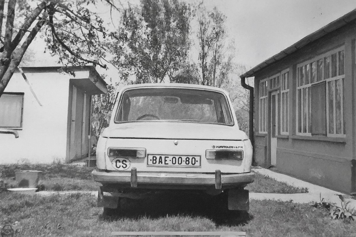 Stará Bratislava, Wartburg, auto so značkou BAE-00-80