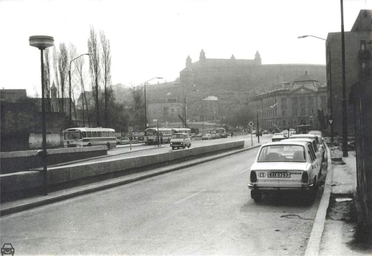 Stará Bratislava, Skoda 105 staromestska, auto so značkou BAK-03-93