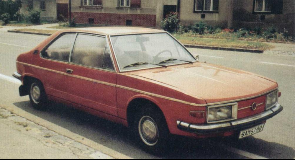 Stará Bratislava, Tatra 613 coupe 1, auto so značkou BAM-57-80