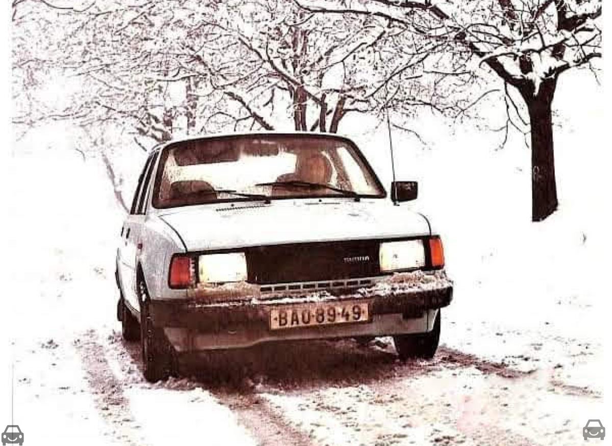Stará Bratislava, Skoda 120, auto so značkou BAO-89-49