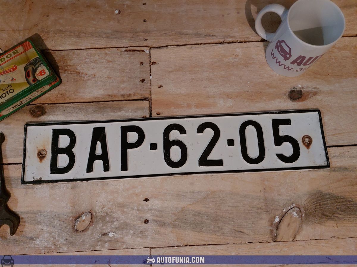 Stará Bratislava, auto so značkou BAP-62-05