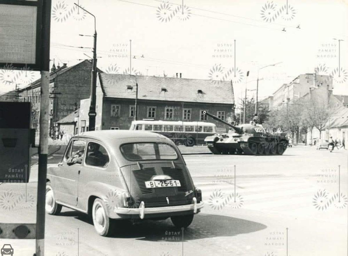 Stará Bratislava, Fiat 600, auto so značkou BL-25-61