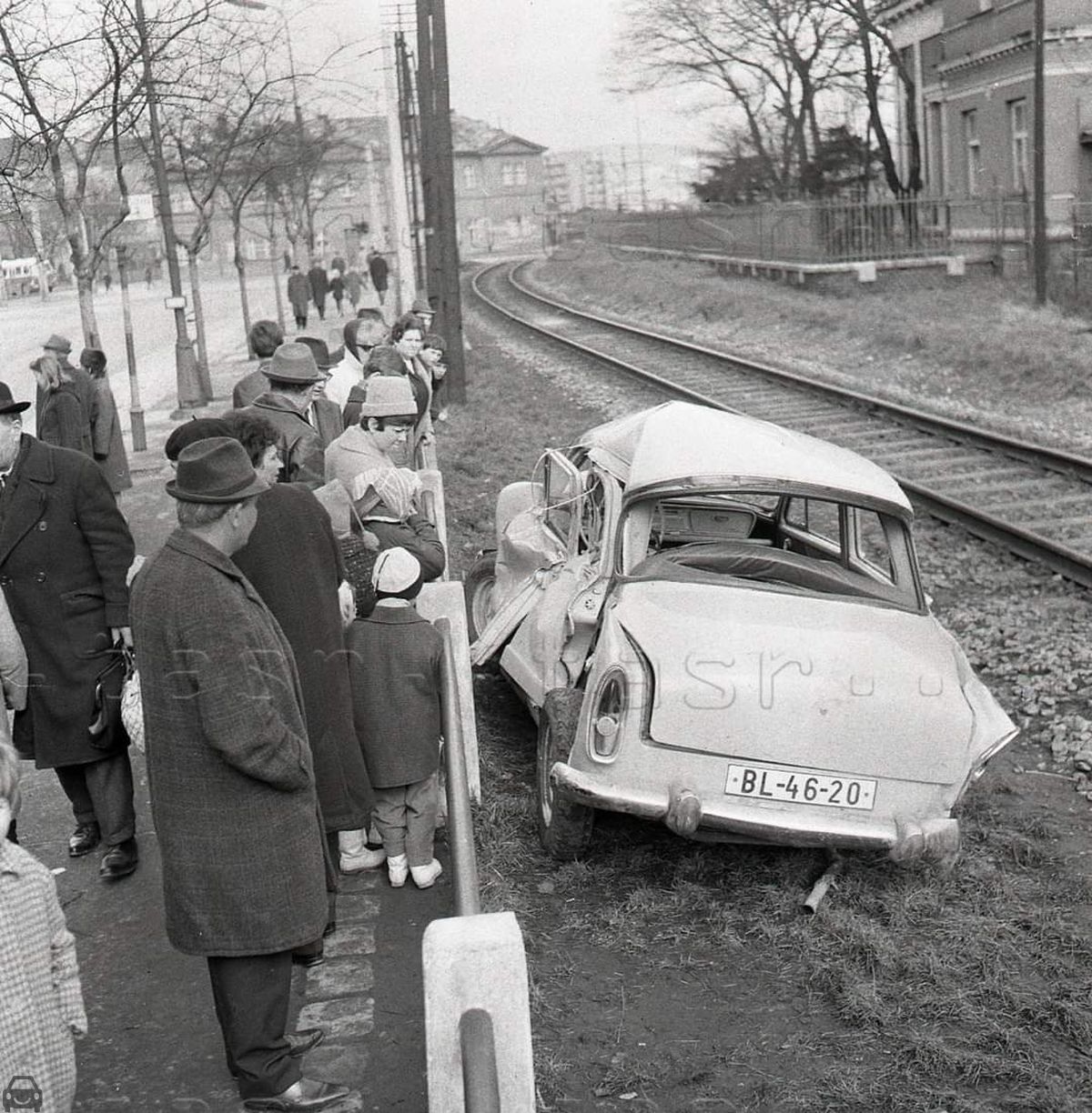 Stará Bratislava, auto so značkou BL-46-20