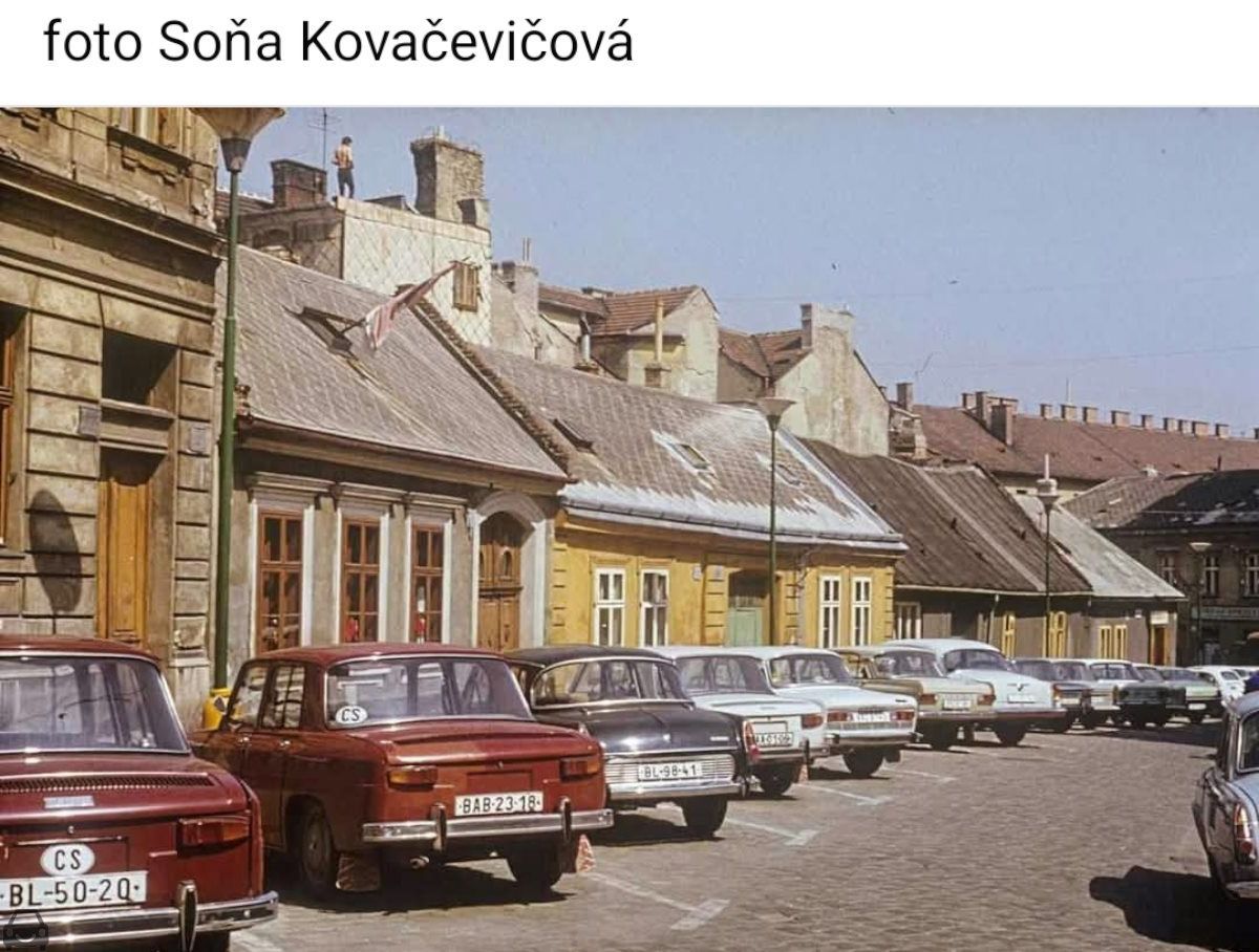 Stará Bratislava, Vysoka ulica skoda 1000, auto so značkou BL-96-41