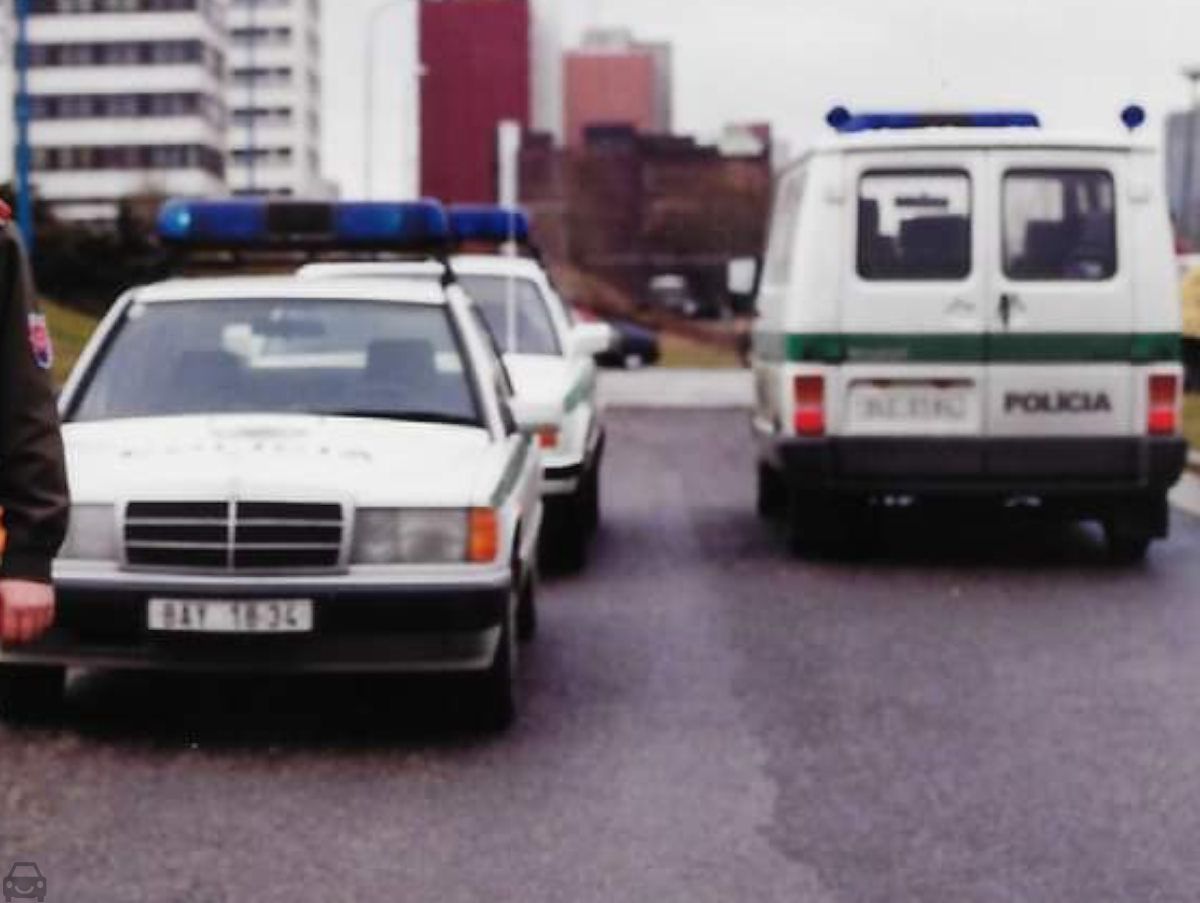 Stará Bratislava, Mercedes, auto so značkou BAY-18-34