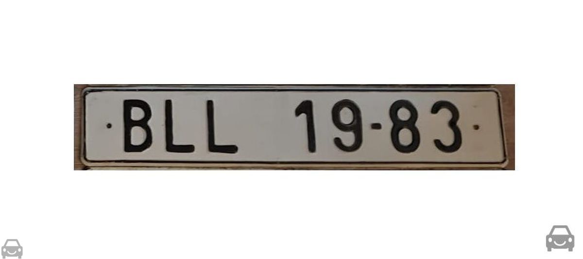 Stará Bratislava, auto so značkou BLL-19-83